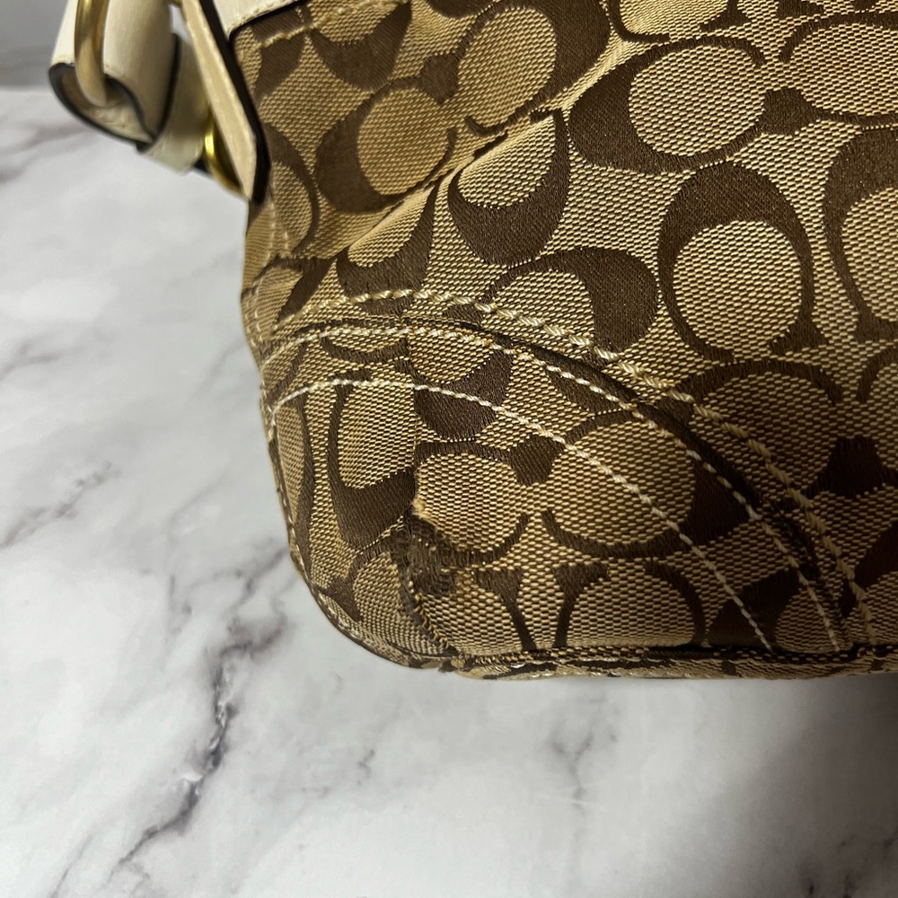 GUC Coach Beige Crossbody - Picture 3 of 12